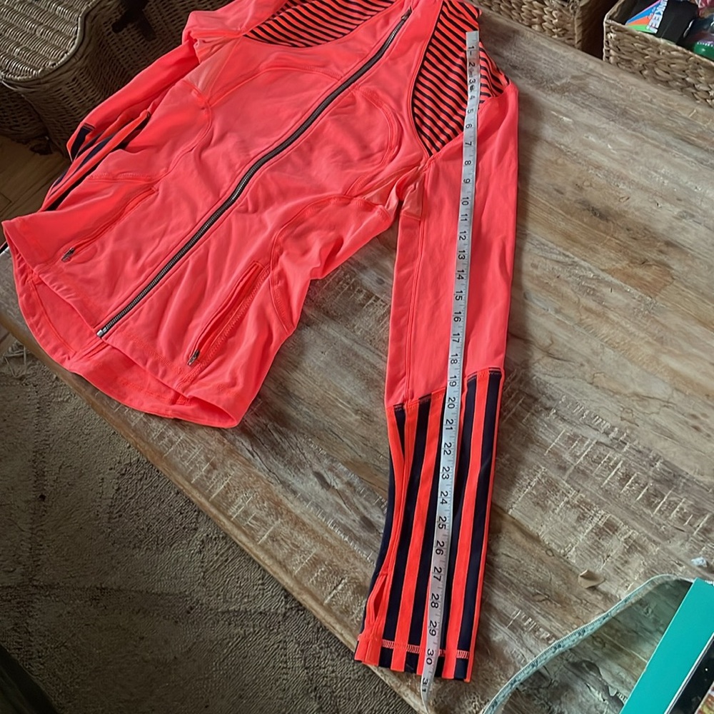 Lululemon Jacket - Picture 9 of 10
